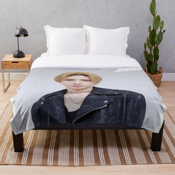 ATEEZ YEOSANG Throw Blanket RB0608 product Offical Ateez Merch