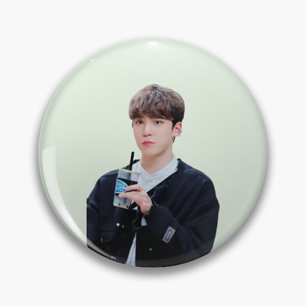 Ateez Jung Yunho Pin RB0608 product Offical Ateez Merch